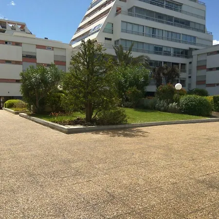 Avec Piscine A 2 Pas De La *