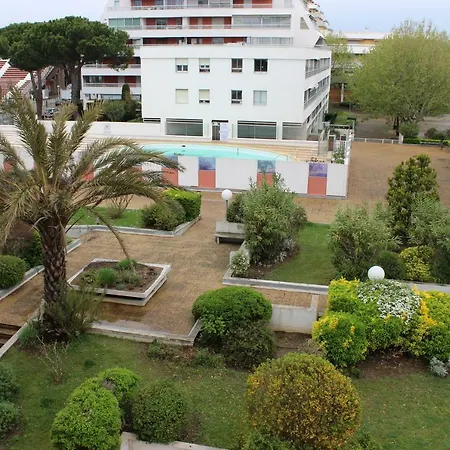 Avec Piscine A 2 Pas De La