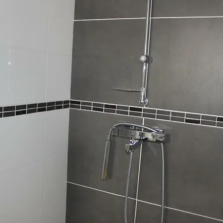 Avec Piscine A 2 Pas De La *