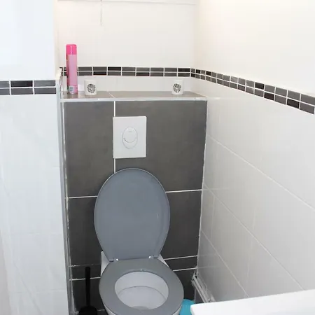 Avec Piscine A 2 Pas De La شقة